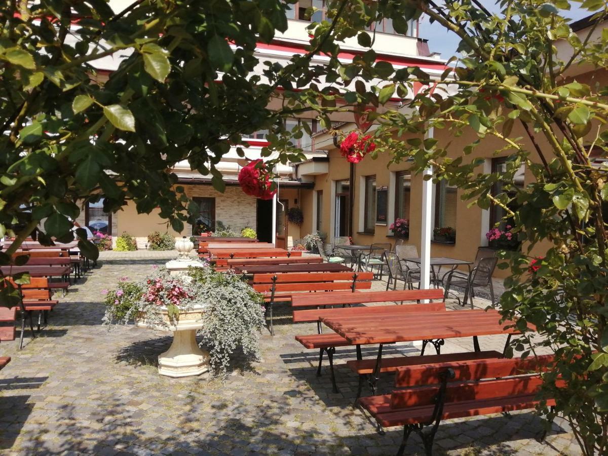 Hotel San Holíč Exterior foto